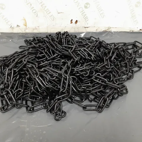 BLACK METAL HEAVY DUTY CHAIN IN BLACK - LENGTH UNSPECIFIED - COLLECTION ONLY