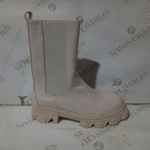 BOXED PAIR OF EGO FAUX LEATHER BOOTS IN BEIGE UK SIZE 7