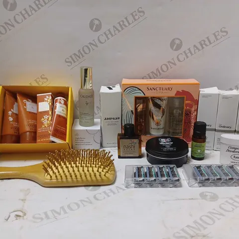 LOT OF APPROX 12 ASSORTED BEAUTY PRODUCTS TO INCLUDE CAUDALIE BEAUTY ELIXIR, PHILIP KINGSLEY BOND BUILDER, LOOK FABULOUS FOREVER NIGHT REVIVE EYE CREAM, ETC 