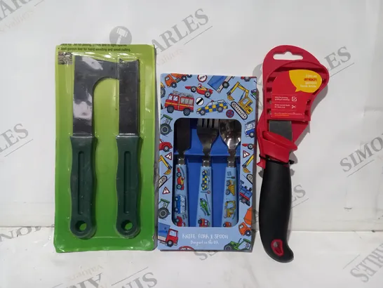 APPROXIMATELY 20 ASSORTED HOUSEHOLD ITEMS TO INCLUDE AMTECH GARDEN HOOK KNIFE, KNIFE FORK & SPOON, ETC