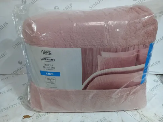 SUPERSOFT FAUX FUR DUVET SET IN PINK/WHITE - KING SIZE