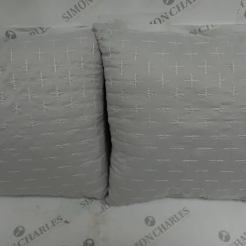 PAIR 0F 45X45CM FILLED CUSHIONS