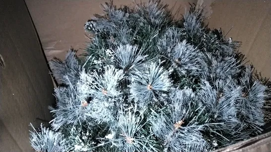 BOXED SCOTCH 6.4FT FROSTED GREEN PINE ARTIFICIAL CHRISTMAS TREE 