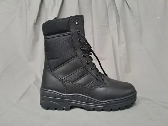 BOXED PAIR OF SAVAGE ISLAND BOOTS IN BLACK UK SIZE 5