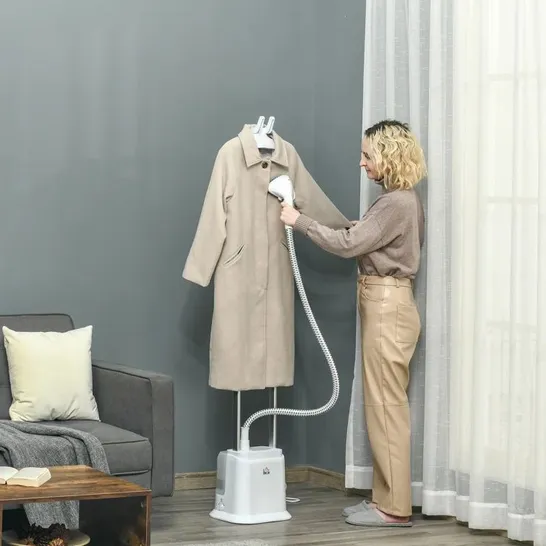 BOXED GARMENT STEAMER