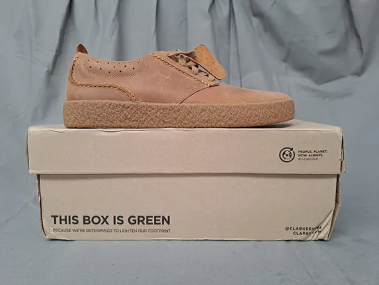 BOXED CLARKS SHOES IN BROWN UK SIZE 8.5