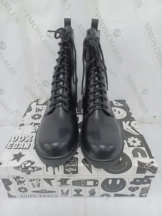 KOI FOOTWEAR MENS BLACK ANIMAL FREE MILITARY BOOTS SIZE 10