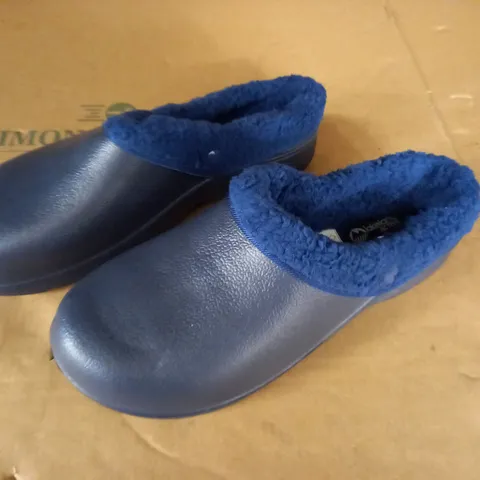 LAKELAND ACTIVE LORTON LINED CLOGS - UK 11