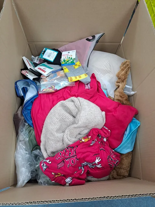 BOX OF APPROX. 50 ASSORTED CLOTHING VARYING IN SIZE/COLOUR/STYLE TO INCLUDE:  TOPS, TROUSERS, JUMPERS