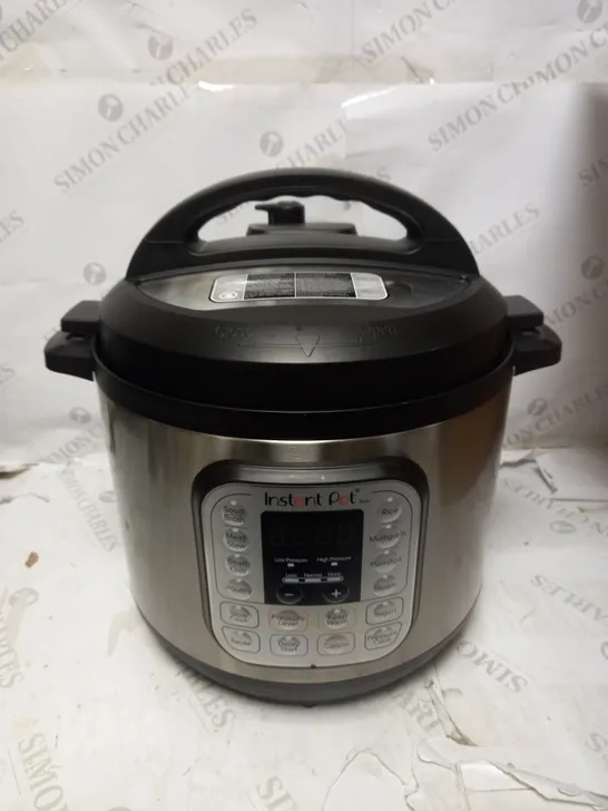 INSTANT POT DUO PRESSURE COOKER