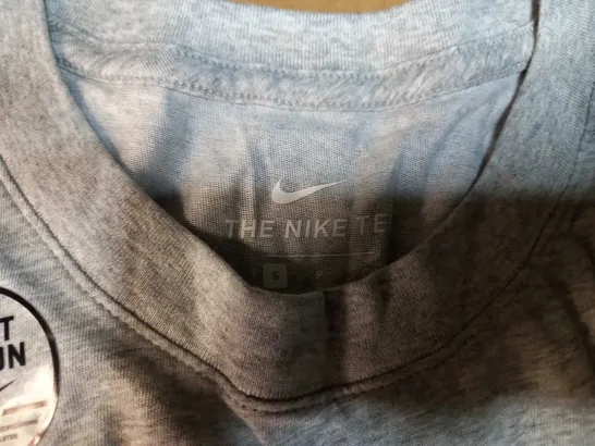 NIKE GREY MARL/LOGO TEE - SMALL