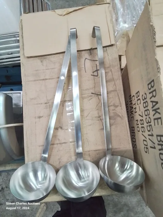 PALLET CONTAINING VARIOUS COOKING UTENSILS TO INCLUDE,APPROXIMATELY 80 16OZ LADLES, 160 SLOTTED SERVING SPOONS, 40 FISH SLICES, 96 METAL WHISKS AND 160 21OZ LADELS