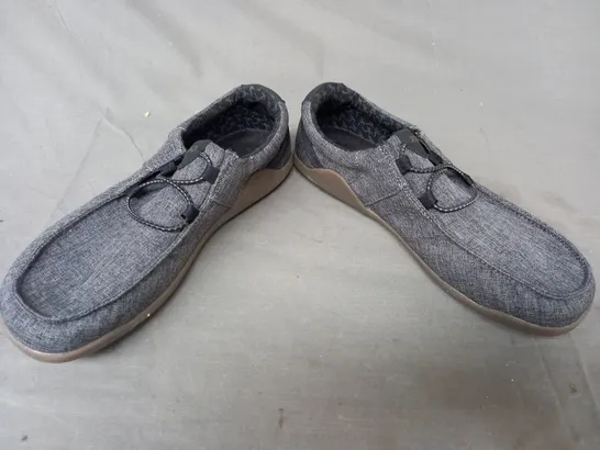 BOXED PAIR OF XERO SHOES IN GREY UK SIZE 7