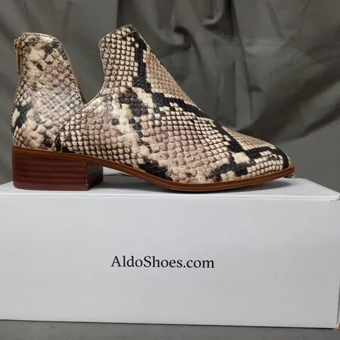 BOXED PAIR OF ALDO KAICA LOW HEEL LEATHER ANKLE BOOTS IN BEIGE SNAKE UK SIZE 3