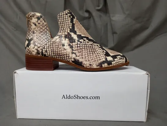 BOXED PAIR OF ALDO KAICA LOW HEEL LEATHER ANKLE BOOTS IN BEIGE SNAKE UK SIZE 3