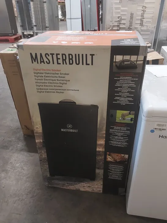 BOXED MASTERBUILT MB20077118 DIGITAL ELECTRIC SMOKER BLACK - UNPROCESSED RAW RETURN