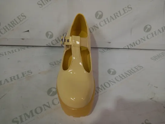 BOXED PAIR OF KOI PLATFORM BLOCK HEEL SHOES IN LEMON COLOUR SIZE 4