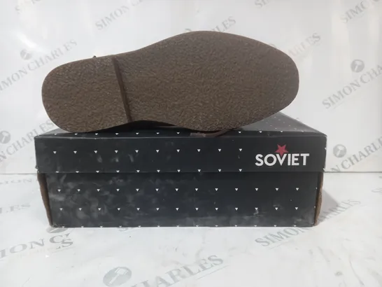 BOXED PAIR OF SOVIET DESERT SHOES IN BROWN UK SIZE 8.5