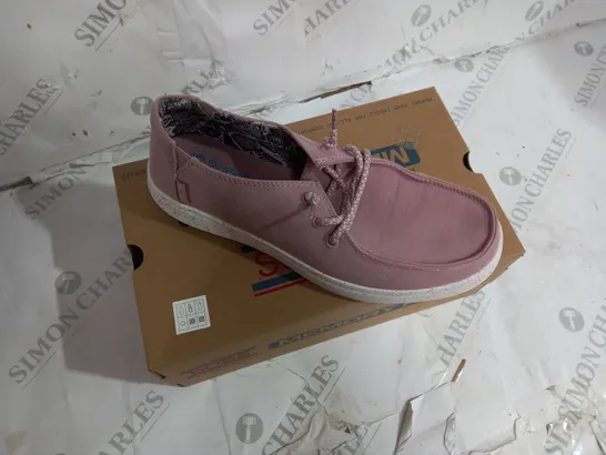 BOXED PAIR OF BOB'S BY SKECHERS TEXTILE TRAINERS IN MAUVE WITH WHITE SPECKLED SOLE SIZE 6
