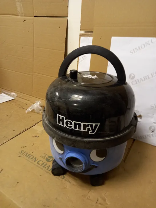 HENRY HVR160 BAGGED CYLINDER VACUUM