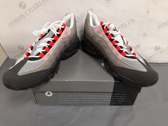 BOXED PAIR OF NIKE AIR MAX 95 TT SHOES IN BLACK/GREY/ORANGE UK SIZE 10