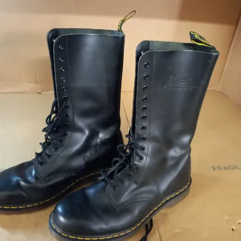 PAIR OF DR MARTENS HIGH BOOTS - UK 10