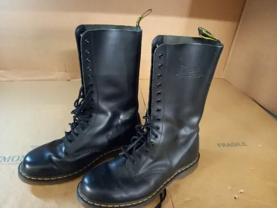 PAIR OF DR MARTENS HIGH BOOTS - UK 10