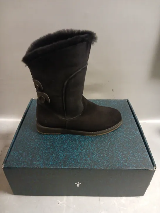 EMU ANDA SHEEPSKIN BOOTS IN BLACK - 7