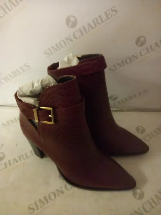 BRONX BURGUNDY BOOTS SIZE 8