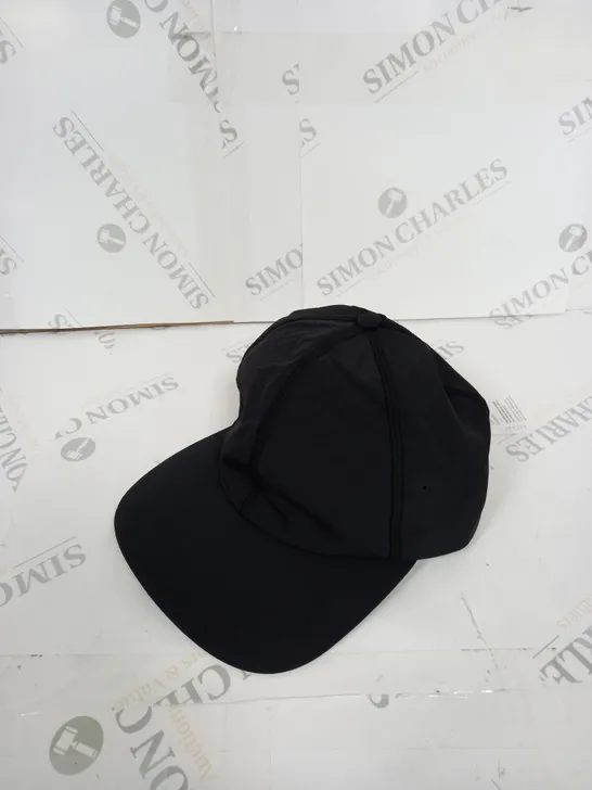 LULULEMON BALLER HAT 