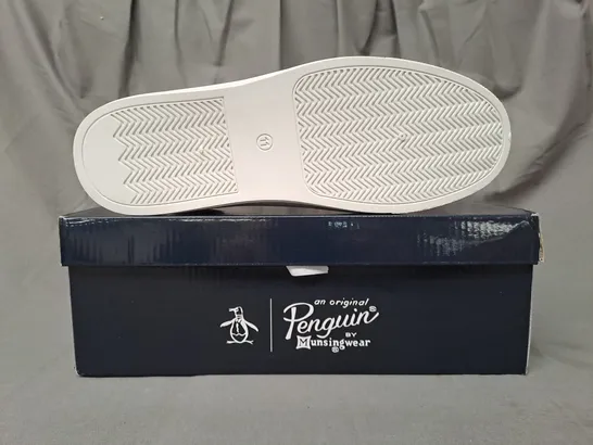 BOXED PAIR OF PENGUIN SHOES IN WHITE/NAVY SIZE 11