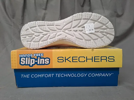 BOXED PAIR OF SKECHERS SLIP-INS IN PINK UK SIZE 6