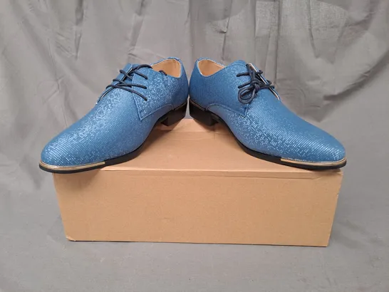 BOXED PAIR OF DESIGNER LACE UP SHOES IN BLUE EU SIZE 41