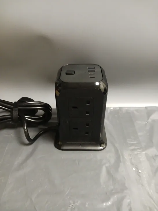 BOXED EXTENSION CORD SOCKET WITH MULTIPLE SOCKETS AND USB PORTS BLACK