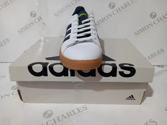 BOXED PAIR OF ADIDAS GRAND COURT 2.0 SHOES IN WHITE/NAVY UK SIZE 8