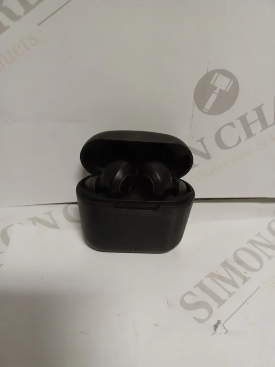 BLUETOOTH TRUE WIRELESS NOISE CANCELLING  EARBUDS WITH CHARGING CASE