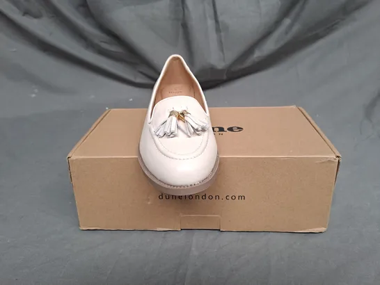 BOXED PAIR OF DUNE LONDON ECRU-LEATHER TASSEL LOAFER IN ALMOND SIZE 4