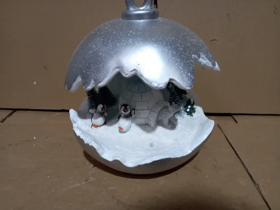 CHRISTMAS DETAILED BAUBLE DECORATION 