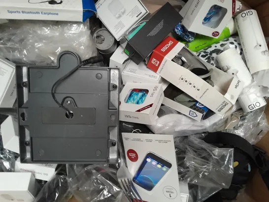 BOX OF APPROXIMATELY 15 ASSORTED HOUSEHOLD ITEMS TO INCLUDE SCREEN PROTECTOR, EARPHONES, ETC - COLLECTION ONLY