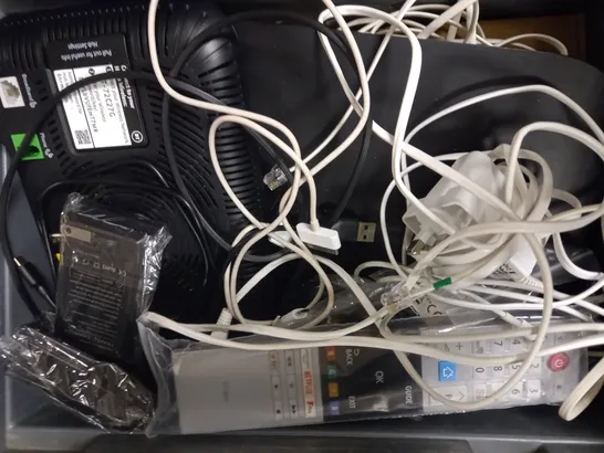 LOT OF APPROXIMATELY 10 ASSORTED ELECTRICAL ITEMS, TO INCLUDE ROUTER, ETHERNET ADAPTER, XBOX CONTROLLER CHARGER, ETC