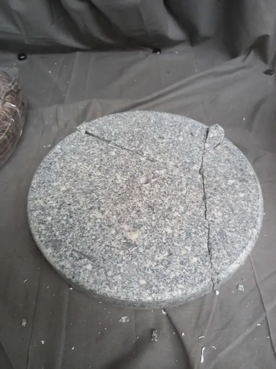 GRANITE WICKER PARASOL BASE 20KG - COLLECTION ONLY
