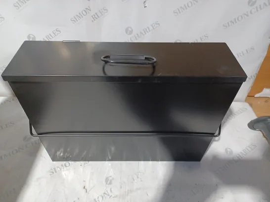 BOXED BLACK ASH BOX 