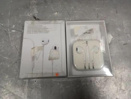 LOT OF 2 APPLE EARPODS