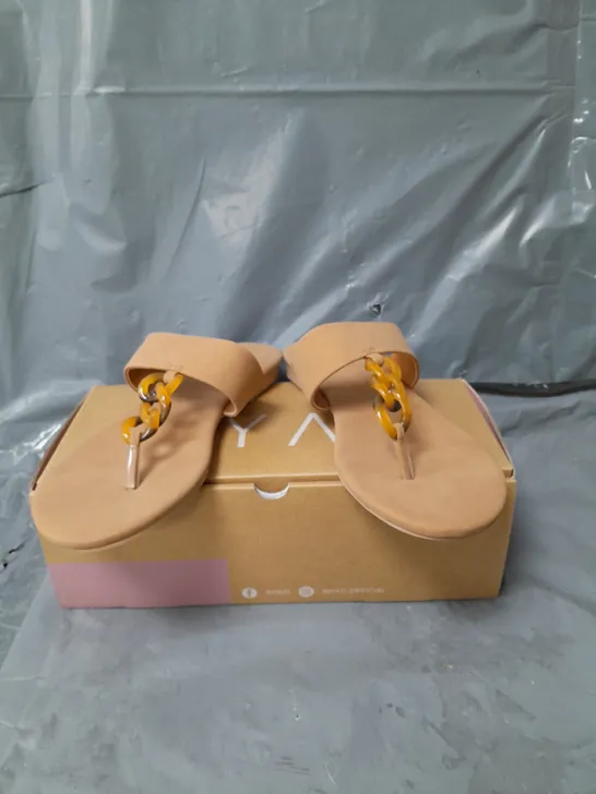 INYATI LADIES THONG SANDALS TOASTED NUT SIZE 6