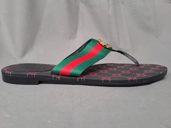 PAIR OF GUCCI TOE-POST SANDALS IN MULTICOLOUR EU SIZE 42