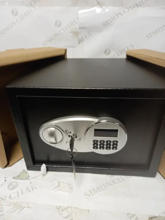 AMAZON BASICS SECURITY SAFE 