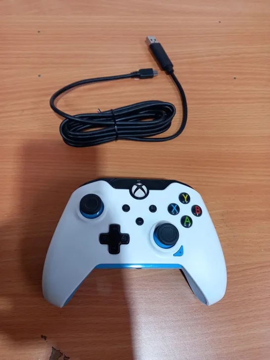 PDP ION WHITE XBOX WIRED CONTROLLER