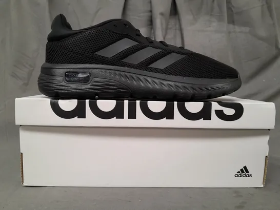 BOXED PAIR OF ADIDAS CLOUDFOAM COMFY SHOES IN BLACK UK SIZE 10.5