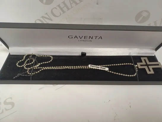 GAVENTA STAINLESS STEEL NECKLACE WITH CROSS PENDANT