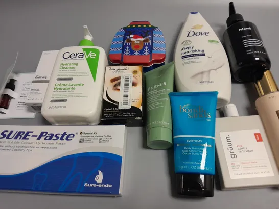 LOT OF ASSORTED HEALTH AND BEAUTY ITEMS TO INCLUDE VERAVE HYDRATING CLEANSER, DOVE BODY WASH AND GRUUM FACE WASH